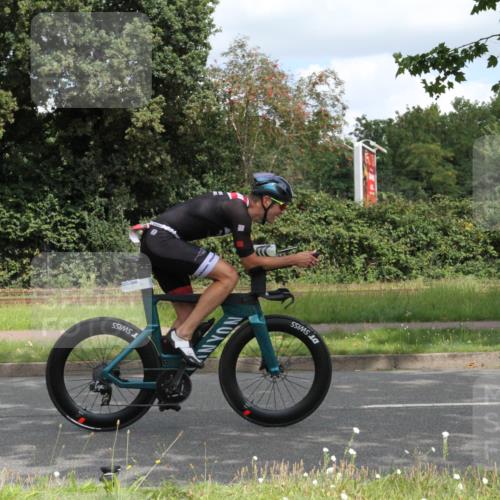 10.08.2025 - GEWOBA Citytriathlon Bremen Yannick Fuchs http://msf.ph/oto/8567990 10.08.2025 12:49:30 Radfahren 560, 593, 637, 702, 715, 774, 806, 840, 841, 873, 888, 922, 942 meine-sportfotos.de
