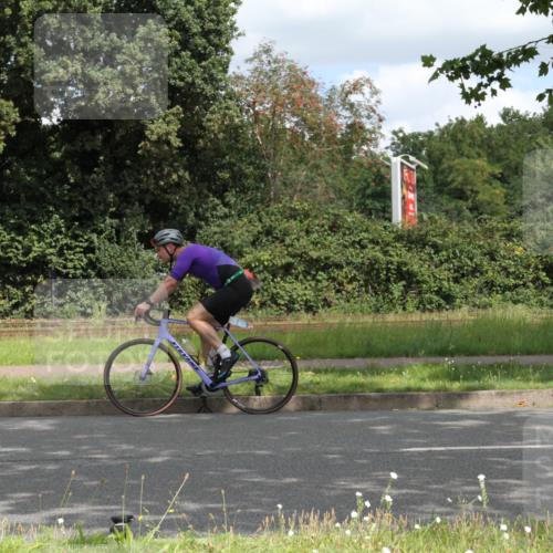 10.08.2025 - GEWOBA Citytriathlon Bremen Yannick Fuchs http://msf.ph/oto/8567996 10.08.2025 12:49:39 Radfahren 560, 637, 648, 666, 688, 689, 702, 715, 774, 841, 856, 873, 888, 922 meine-sportfotos.de