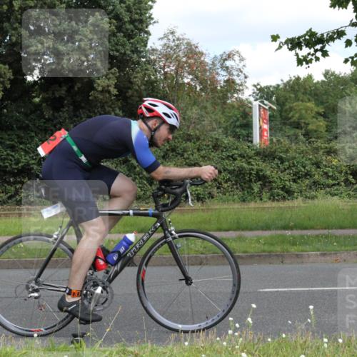 10.08.2025 - GEWOBA Citytriathlon Bremen Yannick Fuchs http://msf.ph/oto/8568013 10.08.2025 12:49:53 Radfahren 552, 637, 648, 666, 688, 689, 692, 722, 741, 838, 856, 922, 959 meine-sportfotos.de