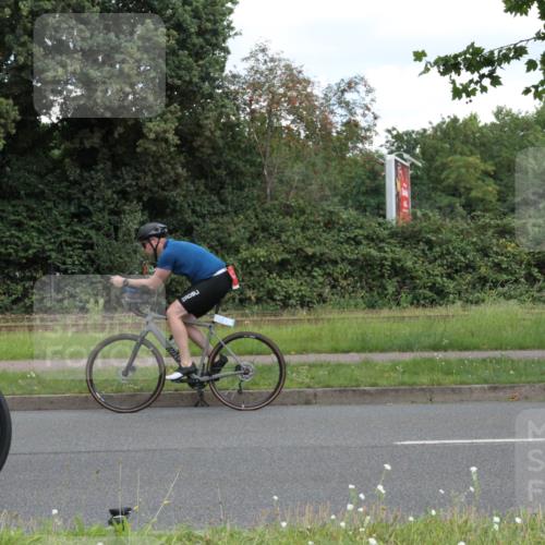 10.08.2025 - GEWOBA Citytriathlon Bremen Yannick Fuchs http://msf.ph/oto/8568019 10.08.2025 12:50:05 Radfahren 552, 692, 722, 741, 752, 838, 852, 935, 959 meine-sportfotos.de