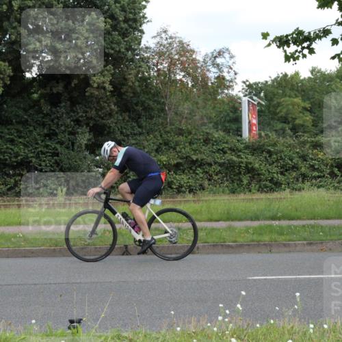 10.08.2025 - GEWOBA Citytriathlon Bremen Yannick Fuchs http://msf.ph/oto/8568021 10.08.2025 12:50:07 Radfahren 643, 722, 741, 752, 838, 852, 935, 959 meine-sportfotos.de