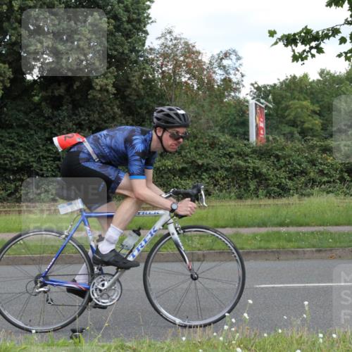 10.08.2025 - GEWOBA Citytriathlon Bremen Yannick Fuchs http://msf.ph/oto/8568025 10.08.2025 12:50:15 Radfahren 643, 722, 752, 820, 838, 852, 867, 935 meine-sportfotos.de