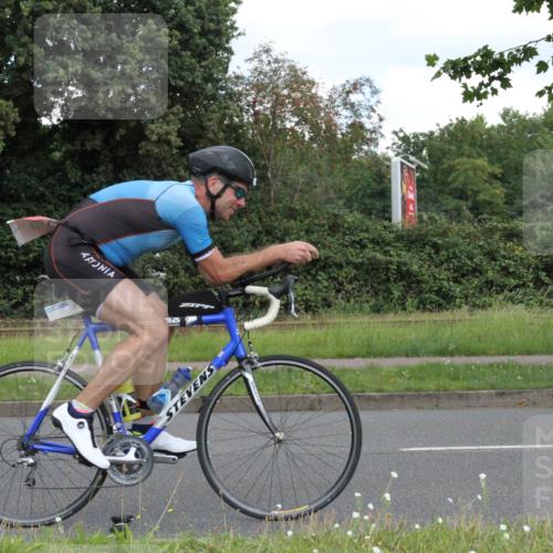 10.08.2025 - GEWOBA Citytriathlon Bremen Yannick Fuchs http://msf.ph/oto/8568027 10.08.2025 12:50:18 Radfahren 643, 752, 820, 852, 867, 935 meine-sportfotos.de