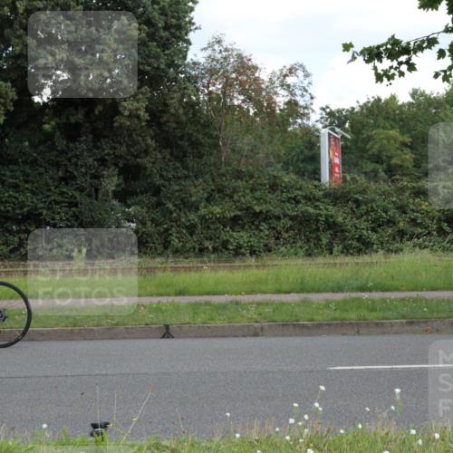10.08.2025 - GEWOBA Citytriathlon Bremen Yannick Fuchs http://msf.ph/oto/8568038 10.08.2025 12:50:35 Radfahren 553, 584, 626, 735, 770, 824, 836, 859, 867, 914, 1016 meine-sportfotos.de