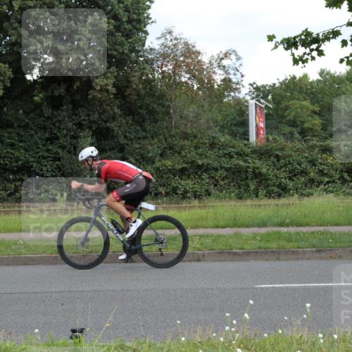 10.08.2025 - GEWOBA Citytriathlon Bremen Yannick Fuchs http://msf.ph/oto/8568039 10.08.2025 12:50:36 Radfahren 553, 584, 626, 735, 770, 824, 836, 859, 867, 914, 1016 meine-sportfotos.de