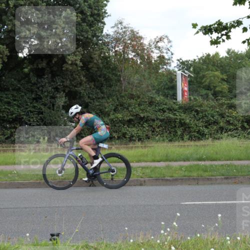 10.08.2025 - GEWOBA Citytriathlon Bremen Yannick Fuchs http://msf.ph/oto/8568047 10.08.2025 12:50:44 Radfahren 553, 584, 626, 735, 770, 824, 836, 859, 914, 937, 1016 meine-sportfotos.de