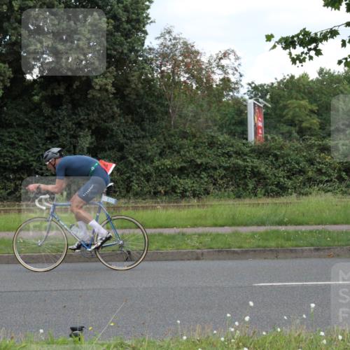 10.08.2025 - GEWOBA Citytriathlon Bremen Yannick Fuchs http://msf.ph/oto/8568048 10.08.2025 12:50:49 Radfahren 553, 584, 770, 776, 836, 859, 894, 914, 937, 1016 meine-sportfotos.de