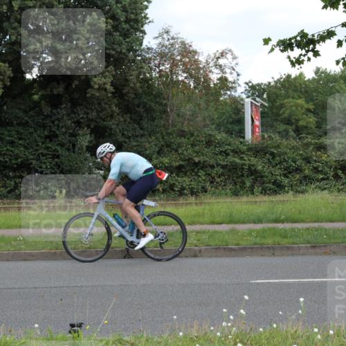 10.08.2025 - GEWOBA Citytriathlon Bremen Yannick Fuchs http://msf.ph/oto/8568049 10.08.2025 12:50:51 Radfahren 553, 584, 681, 776, 894, 914, 937, 1016 meine-sportfotos.de