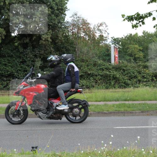 10.08.2025 - GEWOBA Citytriathlon Bremen Yannick Fuchs http://msf.ph/oto/8568051 10.08.2025 12:50:55 Radfahren 681, 776, 894, 937, 1016 meine-sportfotos.de