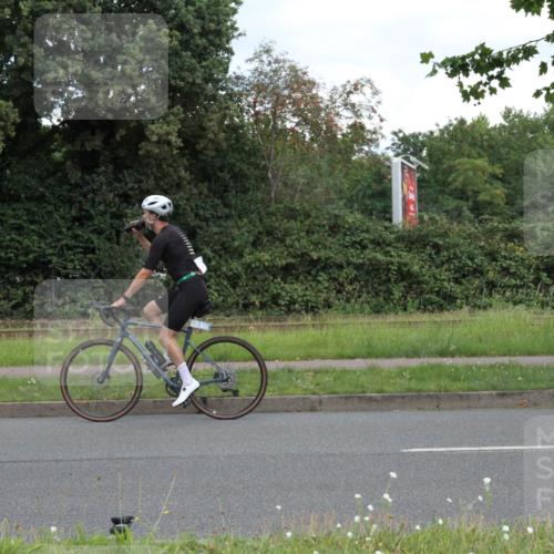 10.08.2025 - GEWOBA Citytriathlon Bremen Yannick Fuchs http://msf.ph/oto/8568052 10.08.2025 12:51:01 Radfahren 551, 681, 768, 776, 894, 924, 937 meine-sportfotos.de