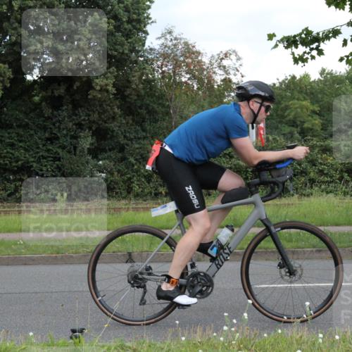 10.08.2025 - GEWOBA Citytriathlon Bremen Yannick Fuchs http://msf.ph/oto/8568053 10.08.2025 12:51:01 Radfahren 551, 681, 768, 776, 894, 924, 937 meine-sportfotos.de