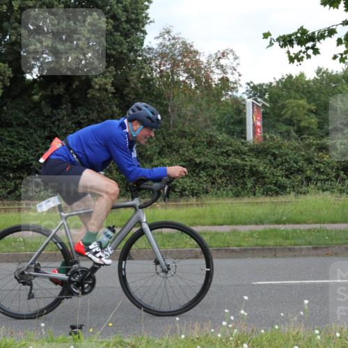 10.08.2025 - GEWOBA Citytriathlon Bremen Yannick Fuchs http://msf.ph/oto/8568054 10.08.2025 12:51:03 Radfahren 551, 681, 719, 768, 776, 894, 924, 937 meine-sportfotos.de