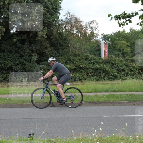 10.08.2025 - GEWOBA Citytriathlon Bremen Yannick Fuchs http://msf.ph/oto/8568060 10.08.2025 12:51:11 Radfahren 551, 681, 719, 768, 776, 894, 924 meine-sportfotos.de