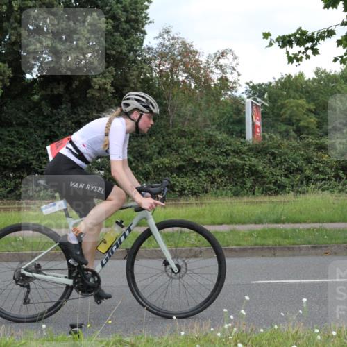 10.08.2025 - GEWOBA Citytriathlon Bremen Yannick Fuchs http://msf.ph/oto/8568061 10.08.2025 12:51:12 Radfahren 551, 681, 719, 768, 776, 894, 924 meine-sportfotos.de
