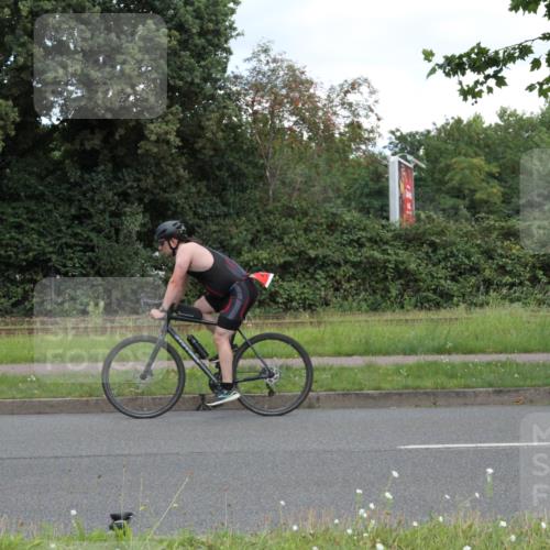 10.08.2025 - GEWOBA Citytriathlon Bremen Yannick Fuchs http://msf.ph/oto/8568063 10.08.2025 12:51:14 Radfahren 551, 667, 681, 719, 768, 912, 924 meine-sportfotos.de