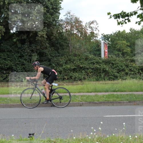 10.08.2025 - GEWOBA Citytriathlon Bremen Yannick Fuchs http://msf.ph/oto/8568068 10.08.2025 12:51:26 Radfahren 556, 667, 719, 822, 912 meine-sportfotos.de