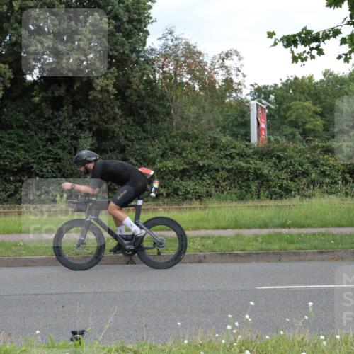 10.08.2025 - GEWOBA Citytriathlon Bremen Yannick Fuchs http://msf.ph/oto/8568074 10.08.2025 12:51:35 Radfahren 556, 575, 667, 680, 822, 855, 912 meine-sportfotos.de