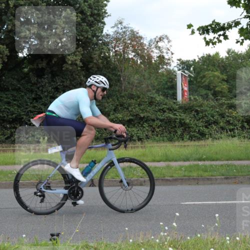 10.08.2025 - GEWOBA Citytriathlon Bremen Yannick Fuchs http://msf.ph/oto/8568080 10.08.2025 12:51:44 Radfahren 575, 604, 680, 822, 855 meine-sportfotos.de