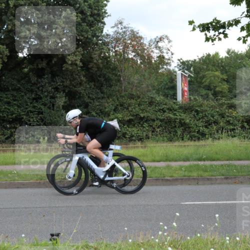 10.08.2025 - GEWOBA Citytriathlon Bremen Yannick Fuchs http://msf.ph/oto/8568085 10.08.2025 12:51:54 Radfahren 604, 664, 680, 855 meine-sportfotos.de