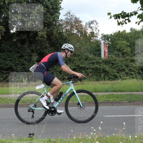 10.08.2025 - GEWOBA Citytriathlon Bremen Yannick Fuchs http://msf.ph/oto/8568099 10.08.2025 12:52:15 Radfahren 599, 603, 701, 708, 738, 834, 858, 891, 905, 973, 977, 1017, 1037 meine-sportfotos.de