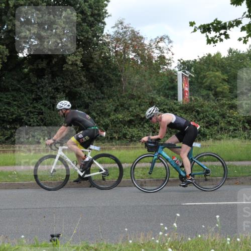 10.08.2025 - GEWOBA Citytriathlon Bremen Yannick Fuchs http://msf.ph/oto/8568111 10.08.2025 12:52:37 Radfahren 565, 579, 599, 603, 639, 642, 686, 701, 763, 834, 858, 919, 956 meine-sportfotos.de