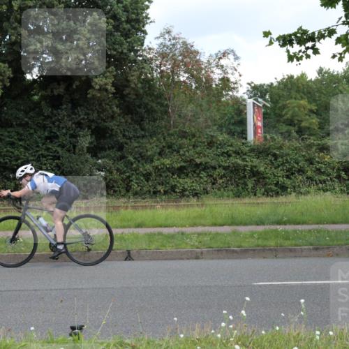 10.08.2025 - GEWOBA Citytriathlon Bremen Yannick Fuchs http://msf.ph/oto/8568114 10.08.2025 12:52:42 Radfahren 565, 579, 635, 639, 642, 686, 763, 915, 919, 956 meine-sportfotos.de