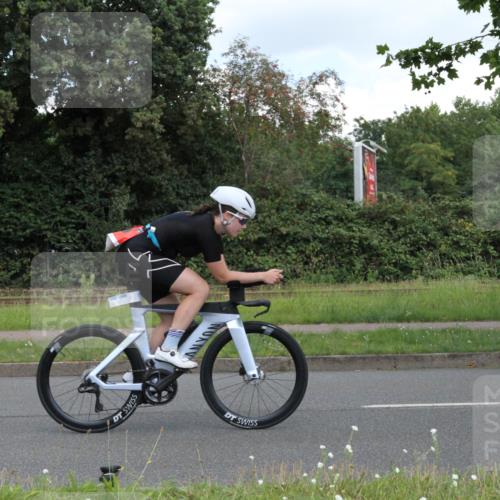 10.08.2025 - GEWOBA Citytriathlon Bremen Yannick Fuchs http://msf.ph/oto/8568121 10.08.2025 12:52:46 Radfahren 565, 579, 635, 642, 686, 763, 915, 919, 956 meine-sportfotos.de
