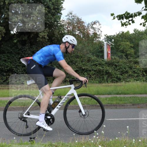 10.08.2025 - GEWOBA Citytriathlon Bremen Yannick Fuchs http://msf.ph/oto/8568123 10.08.2025 12:52:52 Radfahren 565, 579, 635, 642, 686, 763, 895, 915, 919, 956 meine-sportfotos.de