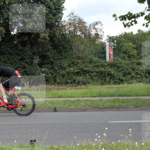 10.08.2025 - GEWOBA Citytriathlon Bremen Yannick Fuchs http://msf.ph/oto/8568125 10.08.2025 12:52:56 Radfahren 565, 635, 642, 686, 763, 833, 895, 915, 919, 956 meine-sportfotos.de