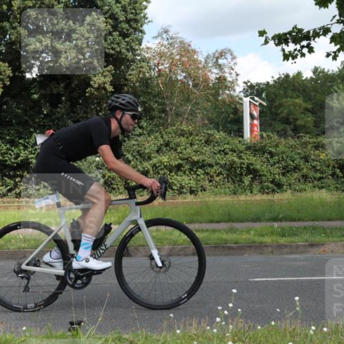 10.08.2025 - GEWOBA Citytriathlon Bremen Yannick Fuchs http://msf.ph/oto/8568131 10.08.2025 12:53:16 Radfahren 570, 734, 759, 833, 872, 895 meine-sportfotos.de