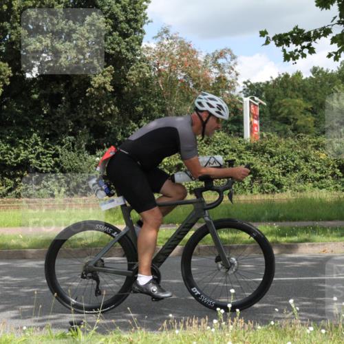 10.08.2025 - GEWOBA Citytriathlon Bremen Yannick Fuchs http://msf.ph/oto/8568138 10.08.2025 12:53:24 Radfahren 570, 631, 734, 759, 872, 902, 933, 966, 1035 meine-sportfotos.de