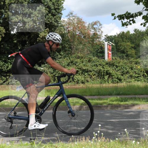 10.08.2025 - GEWOBA Citytriathlon Bremen Yannick Fuchs http://msf.ph/oto/8568140 10.08.2025 12:53:25 Radfahren 570, 631, 734, 759, 872, 902, 933, 966, 1035 meine-sportfotos.de