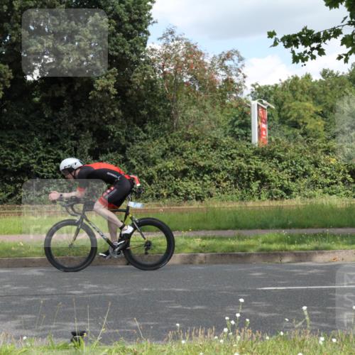 10.08.2025 - GEWOBA Citytriathlon Bremen Yannick Fuchs http://msf.ph/oto/8568141 10.08.2025 12:53:28 Radfahren 570, 631, 734, 759, 872, 902, 933, 966, 1035 meine-sportfotos.de