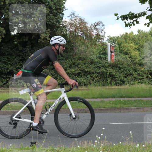 10.08.2025 - GEWOBA Citytriathlon Bremen Yannick Fuchs http://msf.ph/oto/8568143 10.08.2025 12:53:30 Radfahren 570, 631, 759, 872, 902, 933, 966, 1035 meine-sportfotos.de