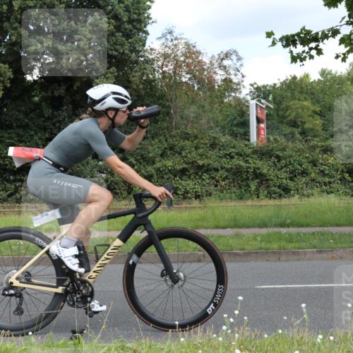 10.08.2025 - GEWOBA Citytriathlon Bremen Yannick Fuchs http://msf.ph/oto/8568146 10.08.2025 12:53:34 Radfahren 631, 759, 872, 902, 933, 966, 1035 meine-sportfotos.de
