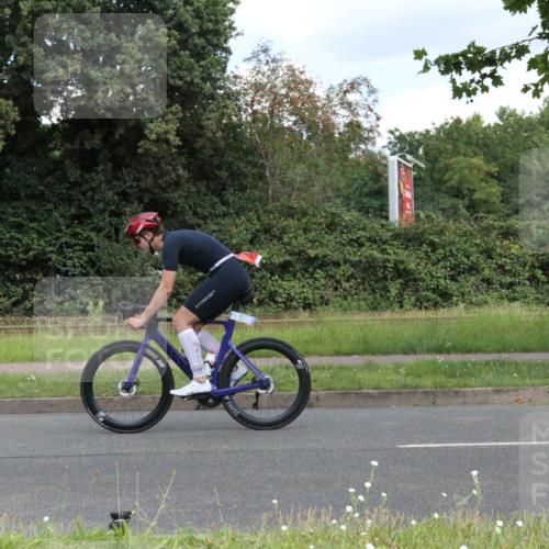10.08.2025 - GEWOBA Citytriathlon Bremen Yannick Fuchs http://msf.ph/oto/8568152 10.08.2025 12:53:39 Radfahren 631, 739, 902, 933, 966, 1035 meine-sportfotos.de