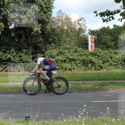 10.08.2025 - GEWOBA Citytriathlon Bremen Yannick Fuchs http://msf.ph/oto/8568165 10.08.2025 12:54:05 Radfahren 742, 750, 797, 1006, 1032, 1039 meine-sportfotos.de