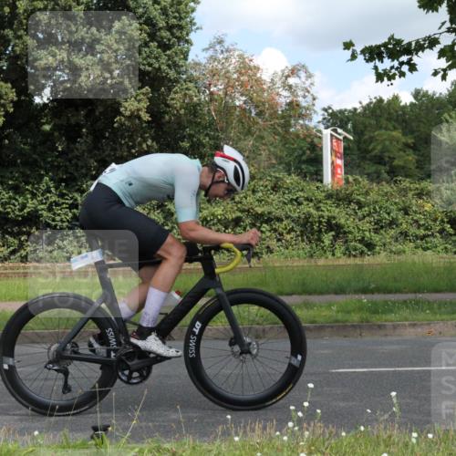 10.08.2025 - GEWOBA Citytriathlon Bremen Yannick Fuchs http://msf.ph/oto/8568166 10.08.2025 12:54:06 Radfahren 707, 742, 750, 797, 1006, 1032, 1039 meine-sportfotos.de