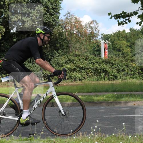10.08.2025 - GEWOBA Citytriathlon Bremen Yannick Fuchs http://msf.ph/oto/8568168 10.08.2025 12:54:09 Radfahren 707, 740, 742, 750, 797, 1006, 1032, 1039 meine-sportfotos.de