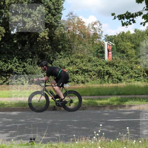 10.08.2025 - GEWOBA Citytriathlon Bremen Yannick Fuchs http://msf.ph/oto/8568173 10.08.2025 12:54:16 Radfahren 618, 707, 740, 742, 750, 797, 1006, 1032, 1039 meine-sportfotos.de
