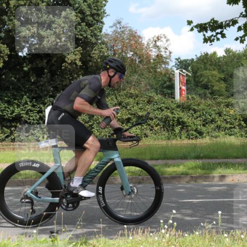 10.08.2025 - GEWOBA Citytriathlon Bremen Yannick Fuchs http://msf.ph/oto/8568243 10.08.2025 12:55:08 Radfahren 563, 591, 632, 696, 714, 728, 761, 766, 781, 794, 877, 1015 meine-sportfotos.de