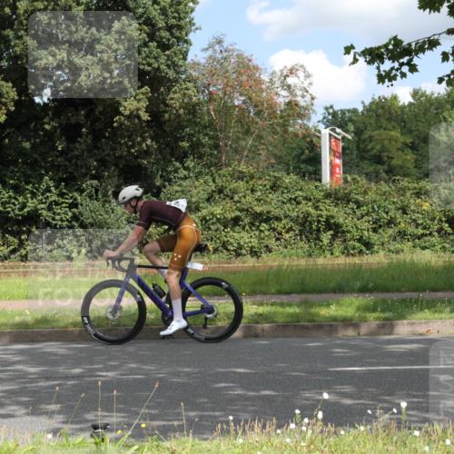 10.08.2025 - GEWOBA Citytriathlon Bremen Yannick Fuchs http://msf.ph/oto/8568253 10.08.2025 12:55:17 Radfahren 696, 714, 761, 766, 794, 877, 982, 1015, 1033 meine-sportfotos.de