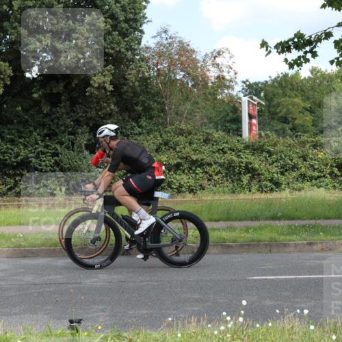 10.08.2025 - GEWOBA Citytriathlon Bremen Yannick Fuchs http://msf.ph/oto/8568270 10.08.2025 12:55:35 Radfahren 636, 658, 729, 804, 843, 880, 982, 1033 meine-sportfotos.de