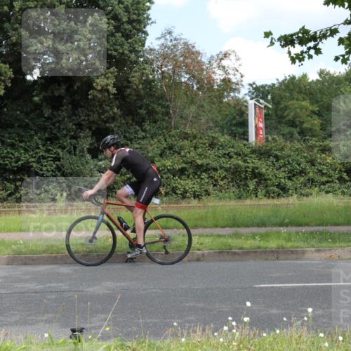 10.08.2025 - GEWOBA Citytriathlon Bremen Yannick Fuchs http://msf.ph/oto/8568271 10.08.2025 12:55:37 Radfahren 636, 658, 729, 804, 843, 880, 982, 1033 meine-sportfotos.de