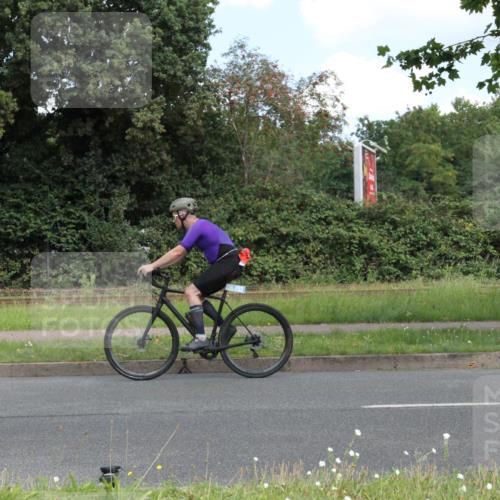 10.08.2025 - GEWOBA Citytriathlon Bremen Yannick Fuchs http://msf.ph/oto/8568276 10.08.2025 12:55:41 Radfahren 636, 658, 729, 779, 804, 843, 880, 890, 1033 meine-sportfotos.de