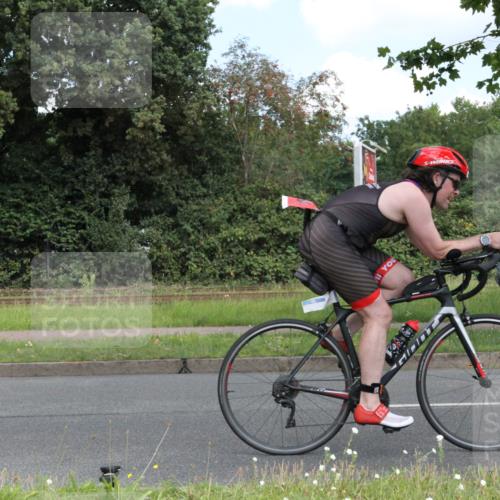 10.08.2025 - GEWOBA Citytriathlon Bremen Yannick Fuchs http://msf.ph/oto/8568277 10.08.2025 12:55:41 Radfahren 636, 658, 729, 779, 804, 843, 880, 890, 1033 meine-sportfotos.de