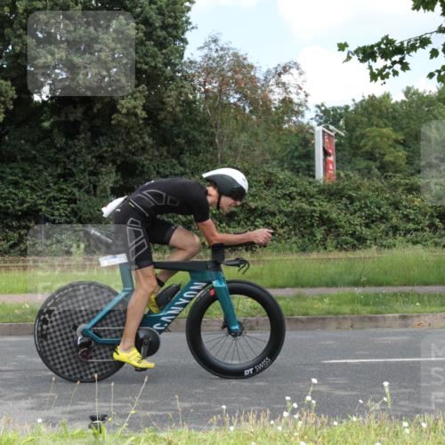 10.08.2025 - GEWOBA Citytriathlon Bremen Yannick Fuchs http://msf.ph/oto/8568285 10.08.2025 12:55:51 Radfahren 636, 658, 729, 765, 779, 804, 843, 880, 883, 890, 896 meine-sportfotos.de