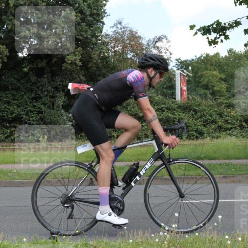 10.08.2025 - GEWOBA Citytriathlon Bremen Yannick Fuchs http://msf.ph/oto/8568289 10.08.2025 12:56:02 Radfahren 662, 765, 779, 784, 883, 890, 896, 1024, 1025 meine-sportfotos.de