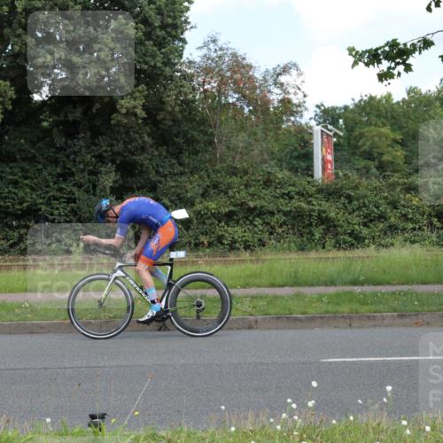 10.08.2025 - GEWOBA Citytriathlon Bremen Yannick Fuchs http://msf.ph/oto/8568295 10.08.2025 12:56:07 Radfahren 589, 662, 765, 784, 883, 896, 1024, 1025 meine-sportfotos.de