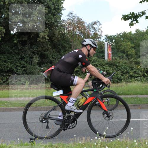 10.08.2025 - GEWOBA Citytriathlon Bremen Yannick Fuchs http://msf.ph/oto/8568314 10.08.2025 12:56:30 Radfahren 555, 567, 678, 706, 721, 737, 749, 764, 772, 782, 814, 831, 844 meine-sportfotos.de